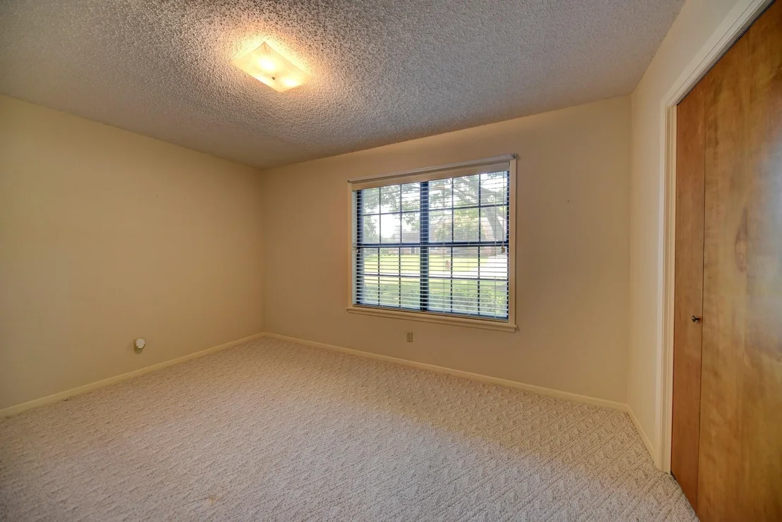 Photo of 2607 Daisy Drive