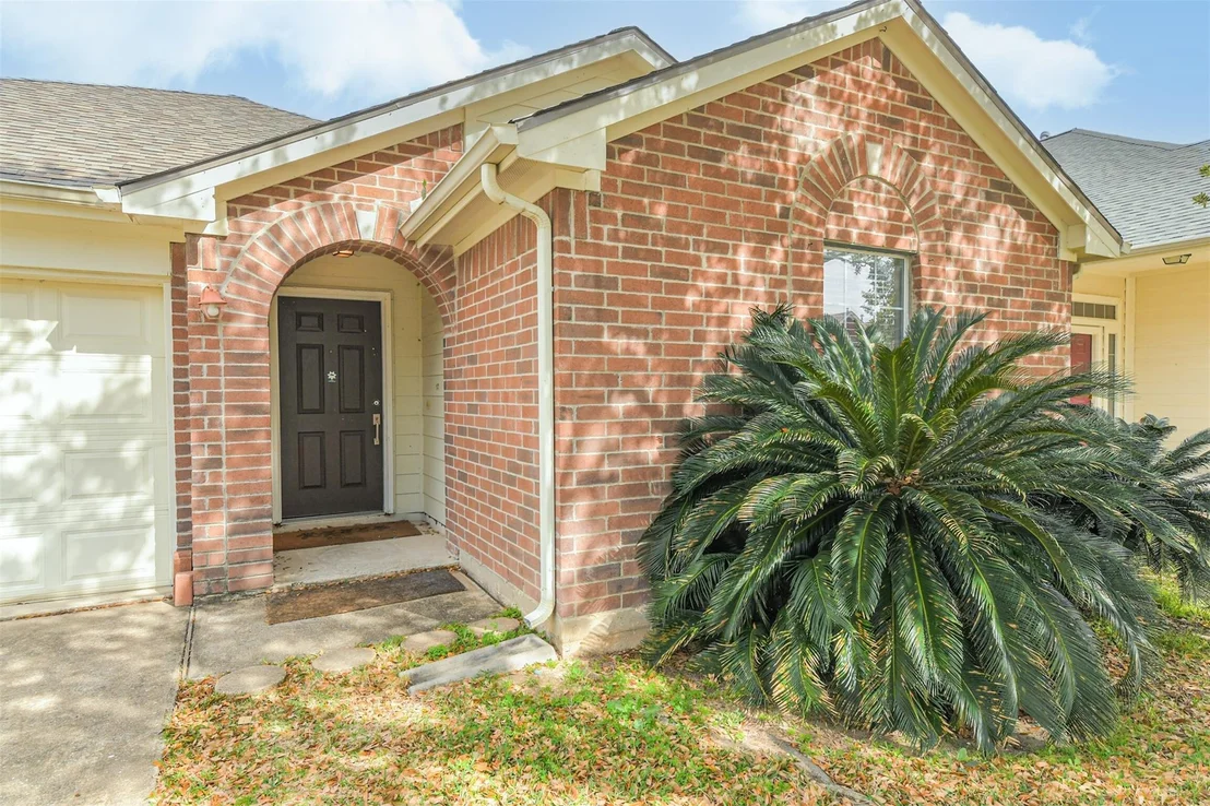 Photo of 2415 Fox River Lane