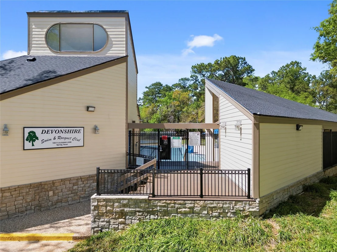 Photo of 102 Enchanted Oaks Court