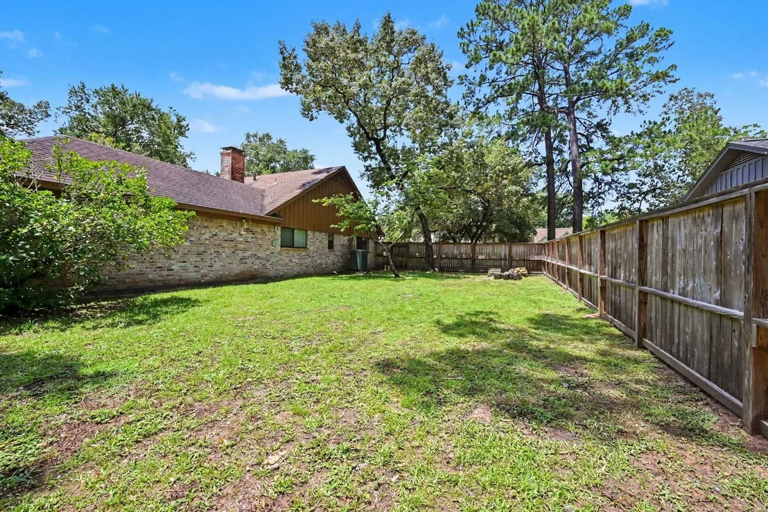 Photo of 26222 Oakhurst Drive