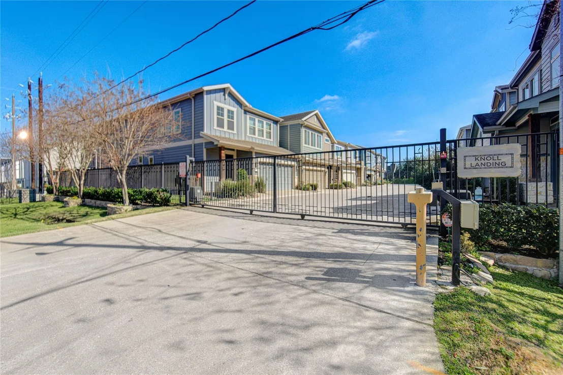 Photo of 8812 Narrow Leaf Street