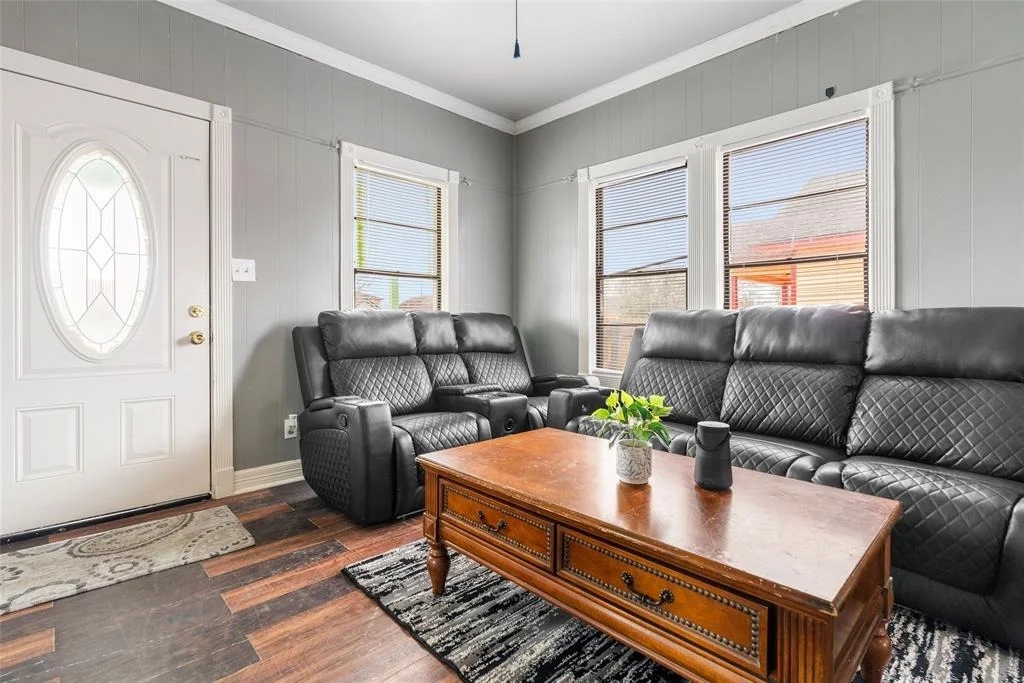 Photo of 710 W 5th Street