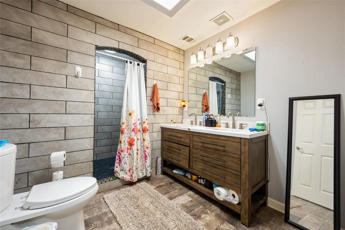 Photo of 2705 Cedar Drive