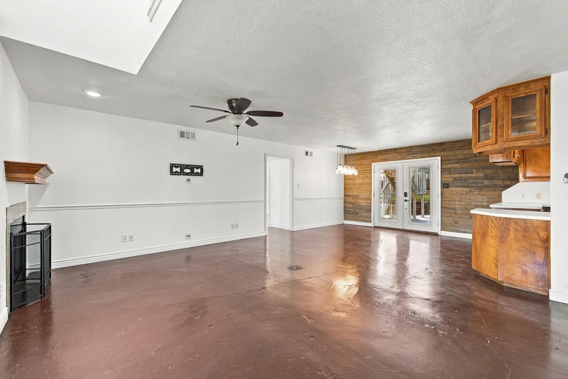 Photo of 2201 Bluebonnet Boulevard