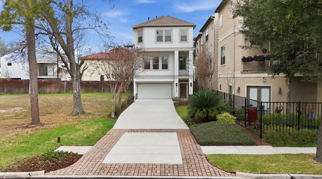 Photo of 4740 Banning Drive