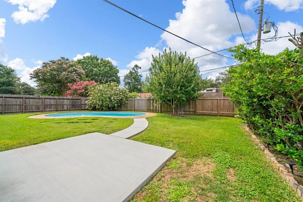 Photo of 2111 Bron Holly Drive