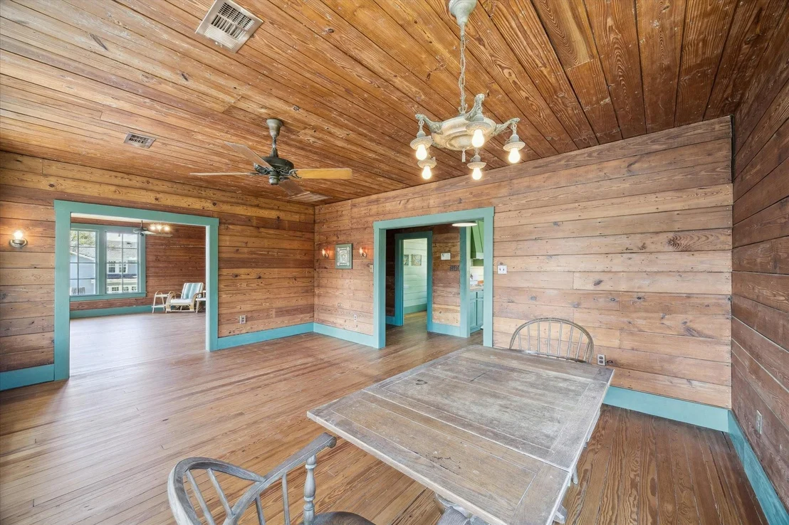 Photo of 618 Bayridge Road