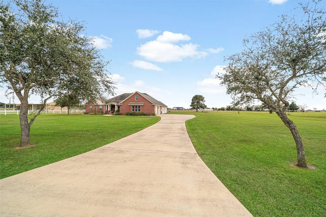 Photo of 32027 Meadow View Lane