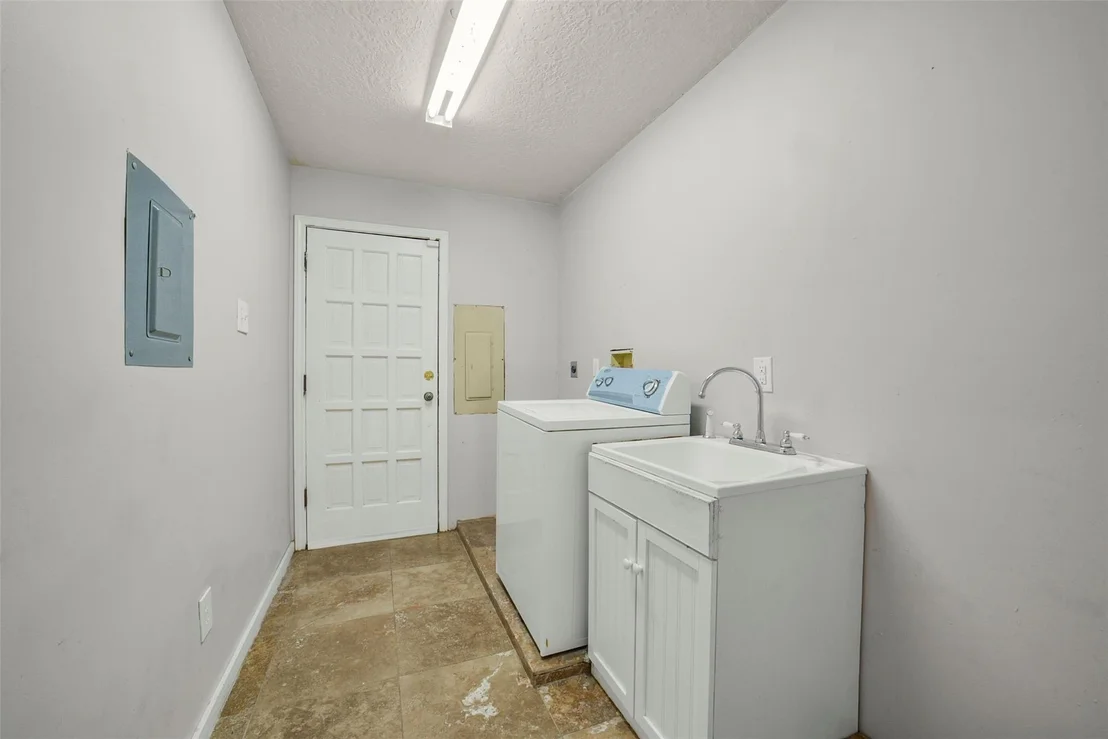 Photo of 5147 Beechnut Street