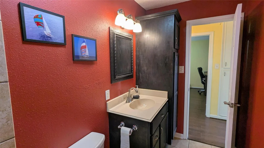 Photo of 4413 N Heron Drive