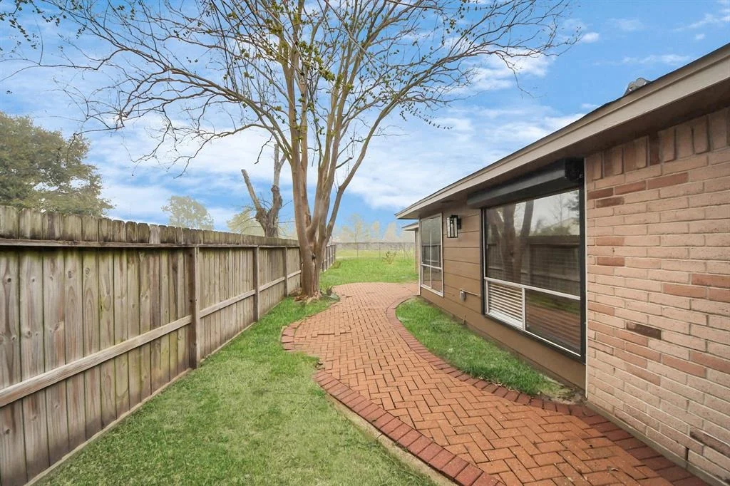 Photo of 10046 Rosbrook Drive
