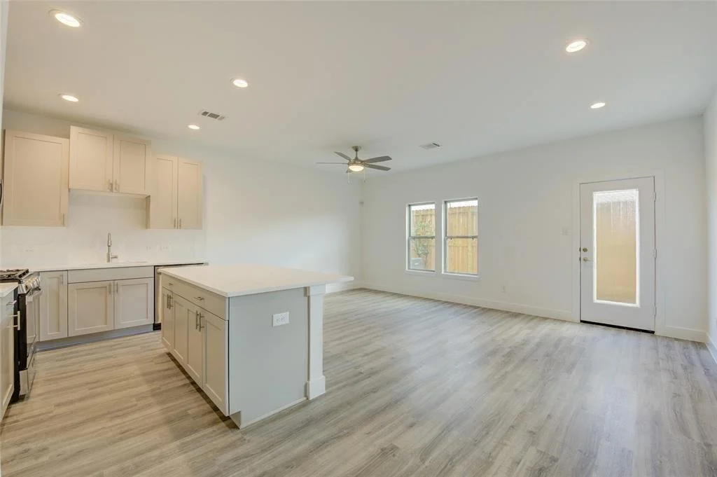 Photo of 466 S Centro Circle