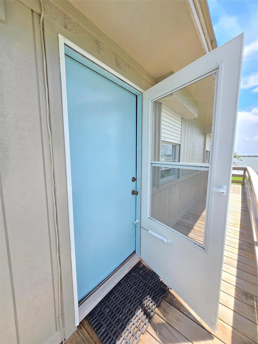 Photo of 2182 W Bayshore Drive