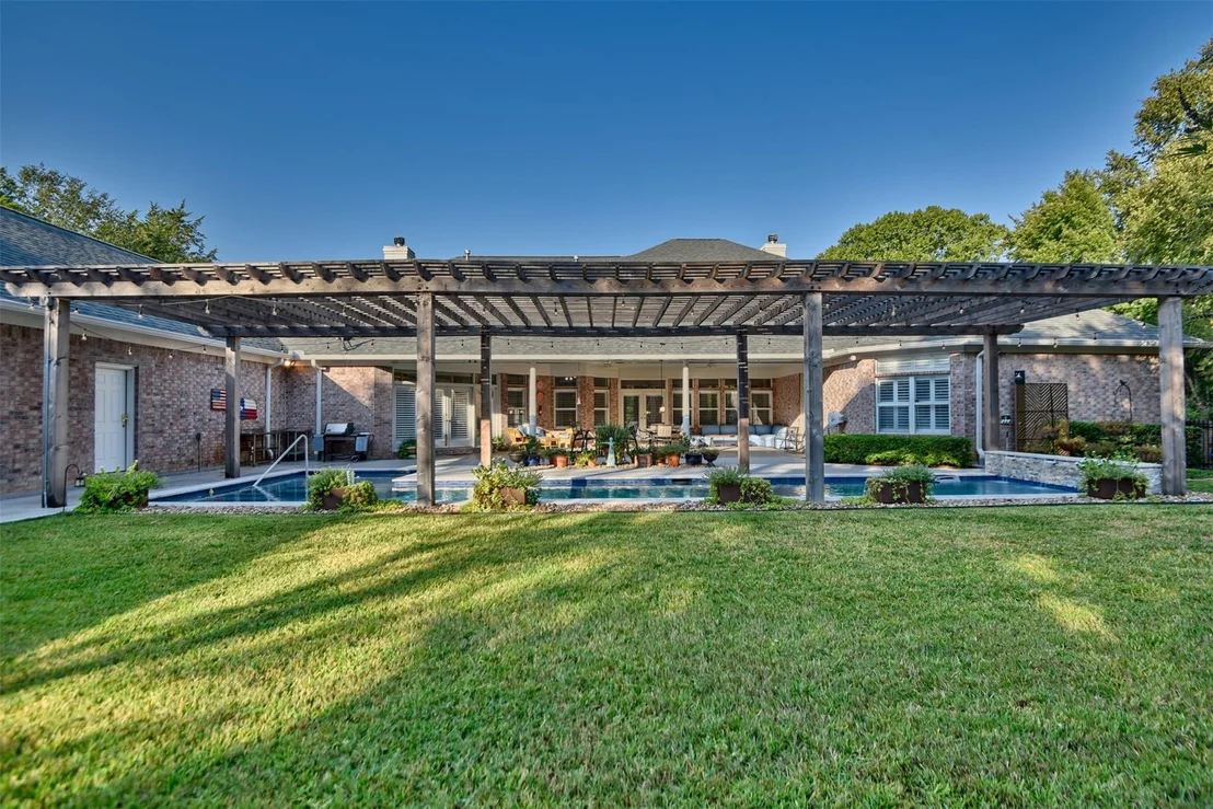 Photo of 851 Elm Drive