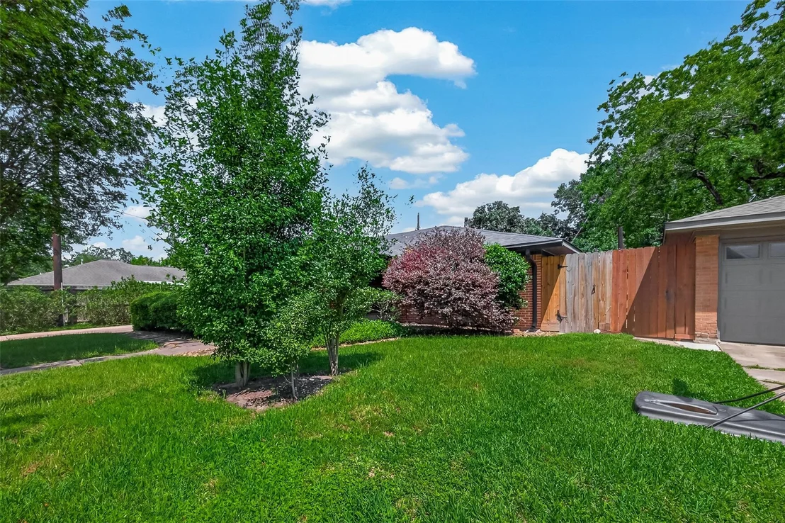 Photo of 5326 Redstart Street