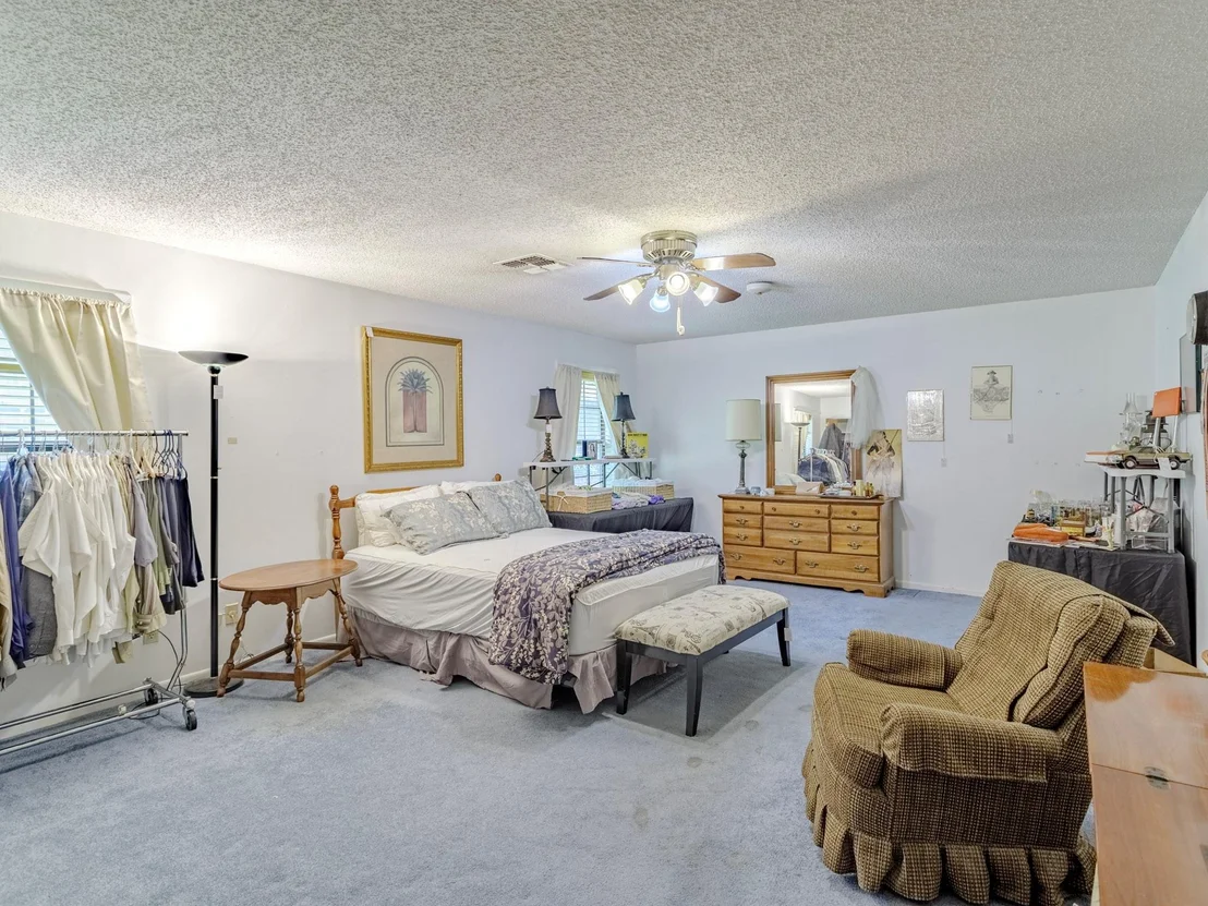 Photo of 1804 Lakeview Drive