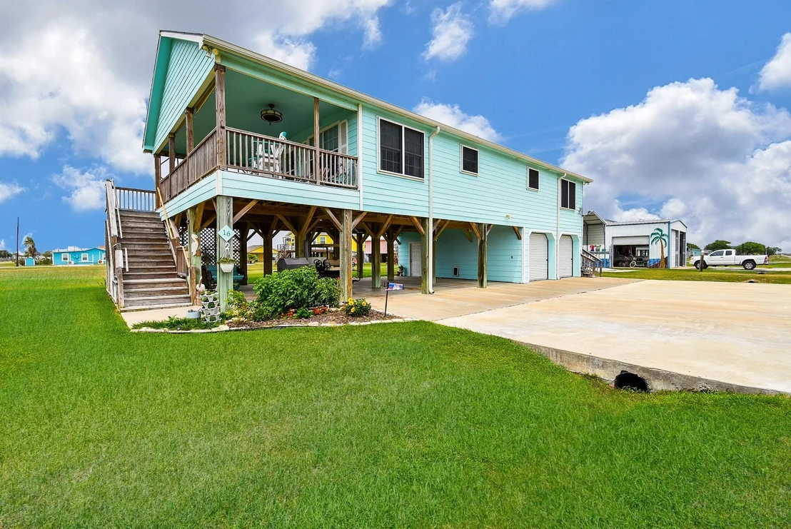 Photo of 16 Peggy Street E
