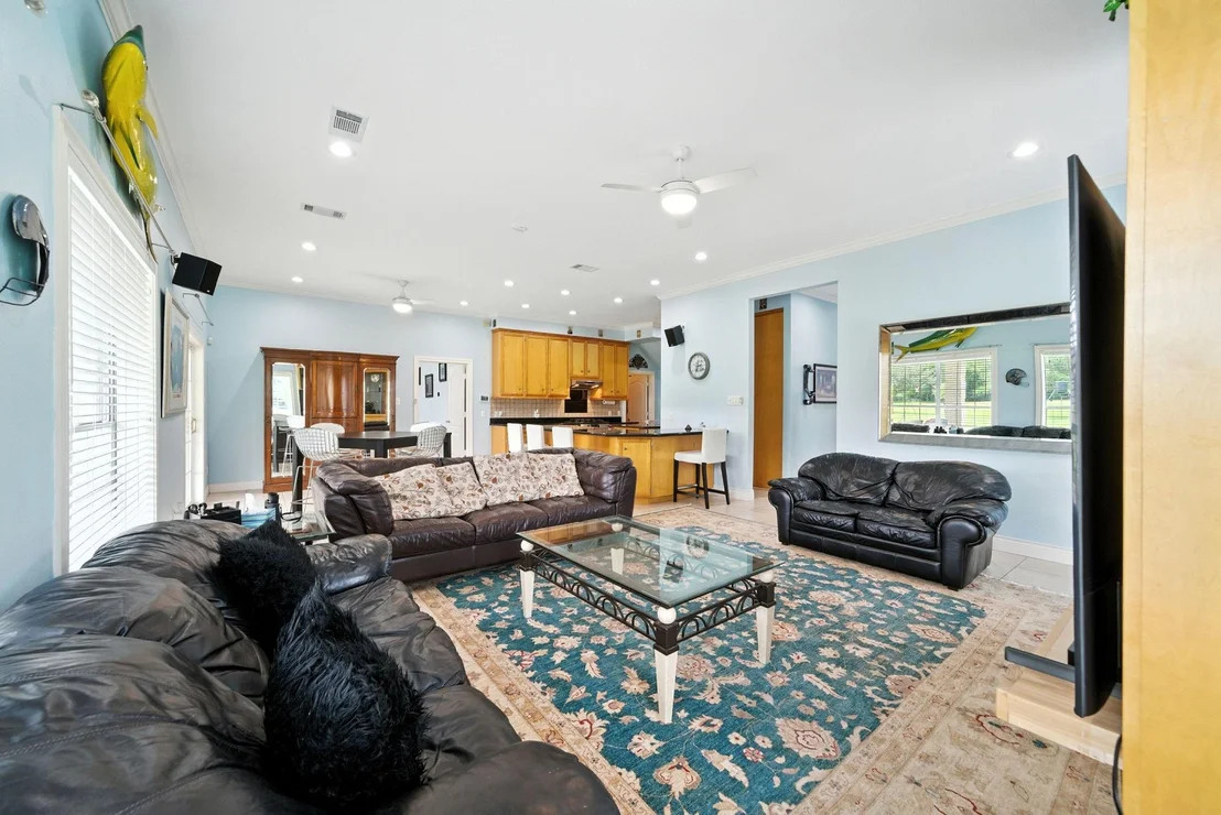 Photo of 15402 Long Road