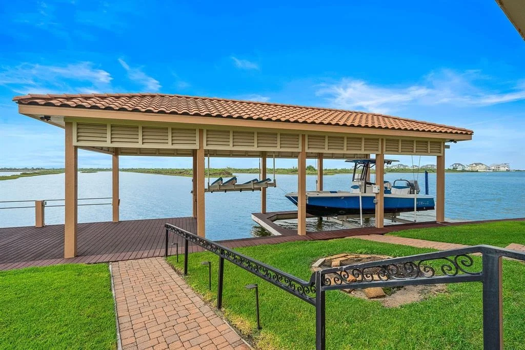Photo of 21 Loggerhead