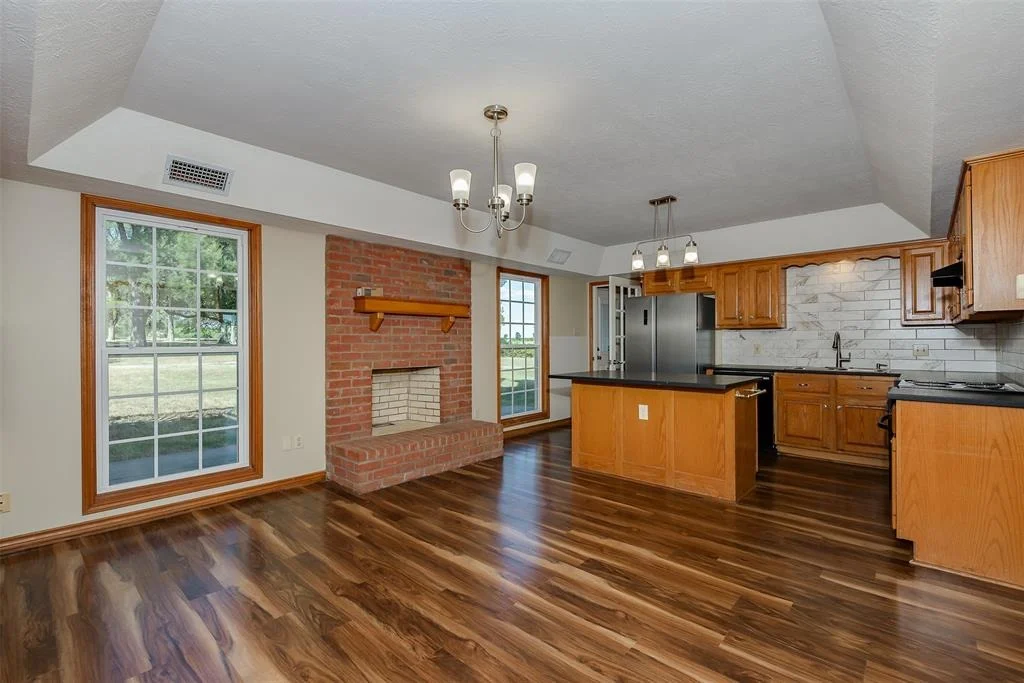 Photo of 460 Brazos Ct