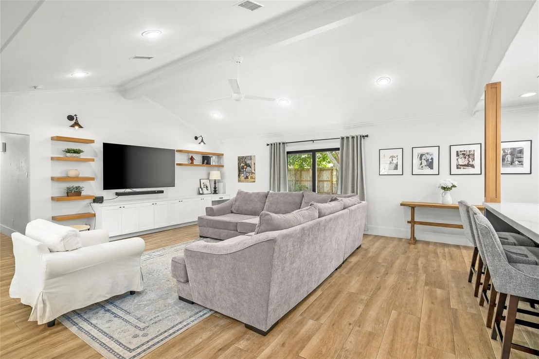 Photo of 9018 Mullins Drive