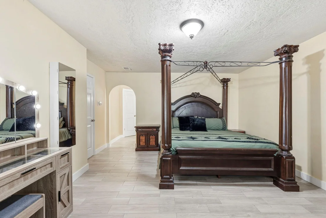 Photo of 17603 Loring Lane
