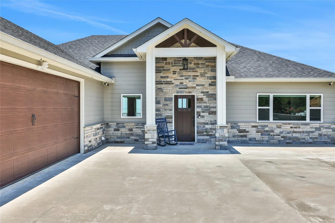 Photo of 230 Legacy Boulevard