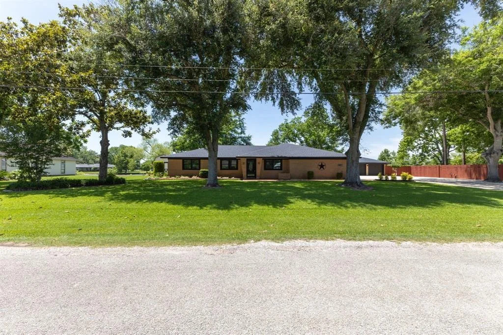 Photo of 321 Bolling Green Drive