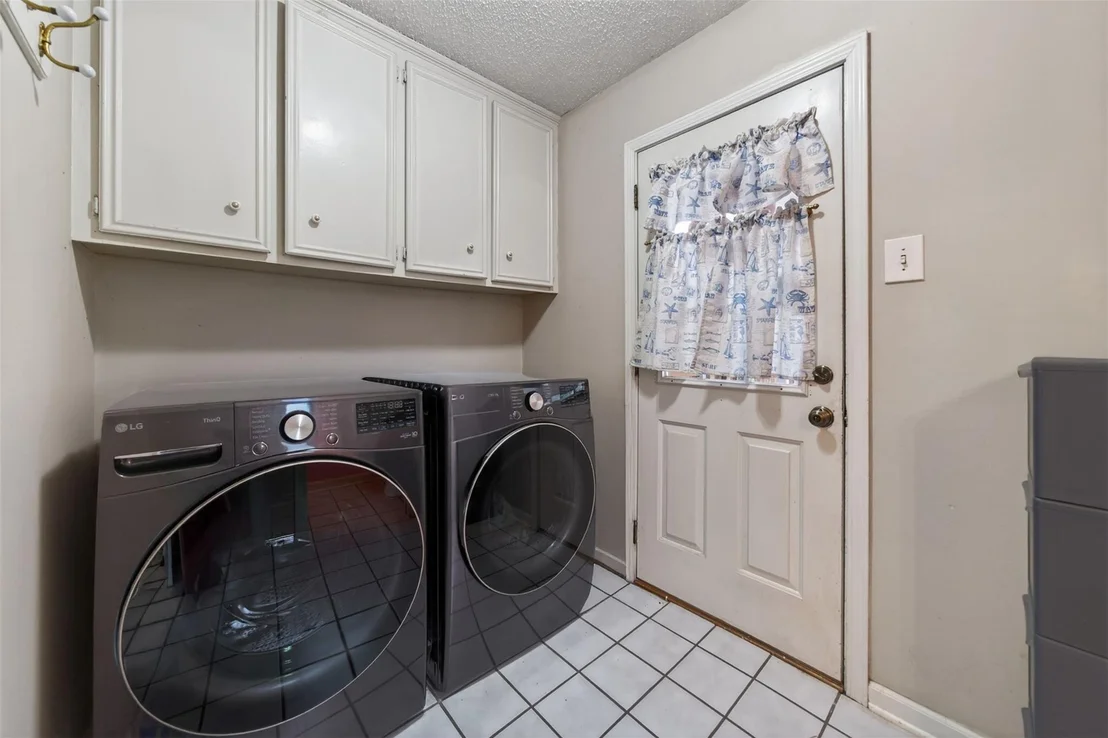 Photo of 5934 Theall Road