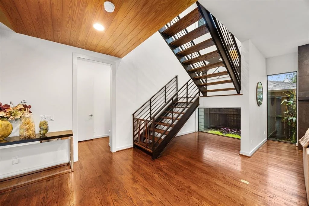 Photo of 9622 Pine Lake Drive