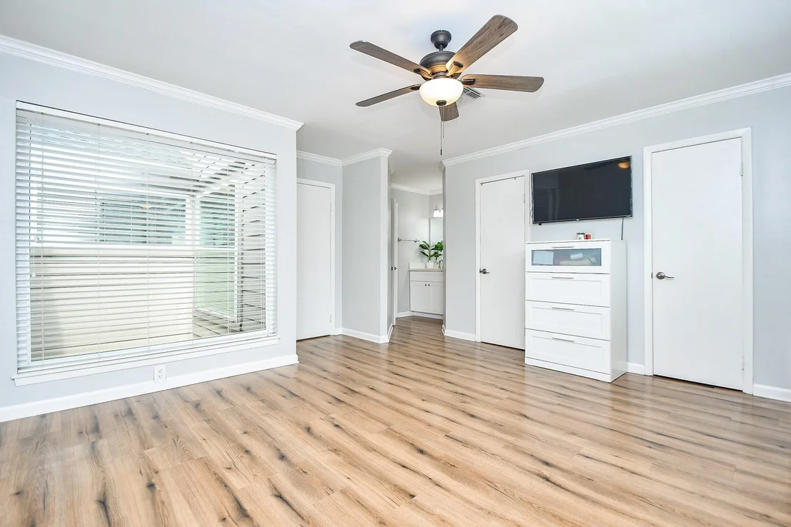 Photo of Unit 10 at 1908 Augusta Drive