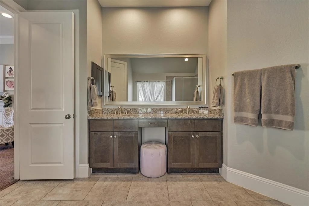 Photo of 40694 Damuth Drive