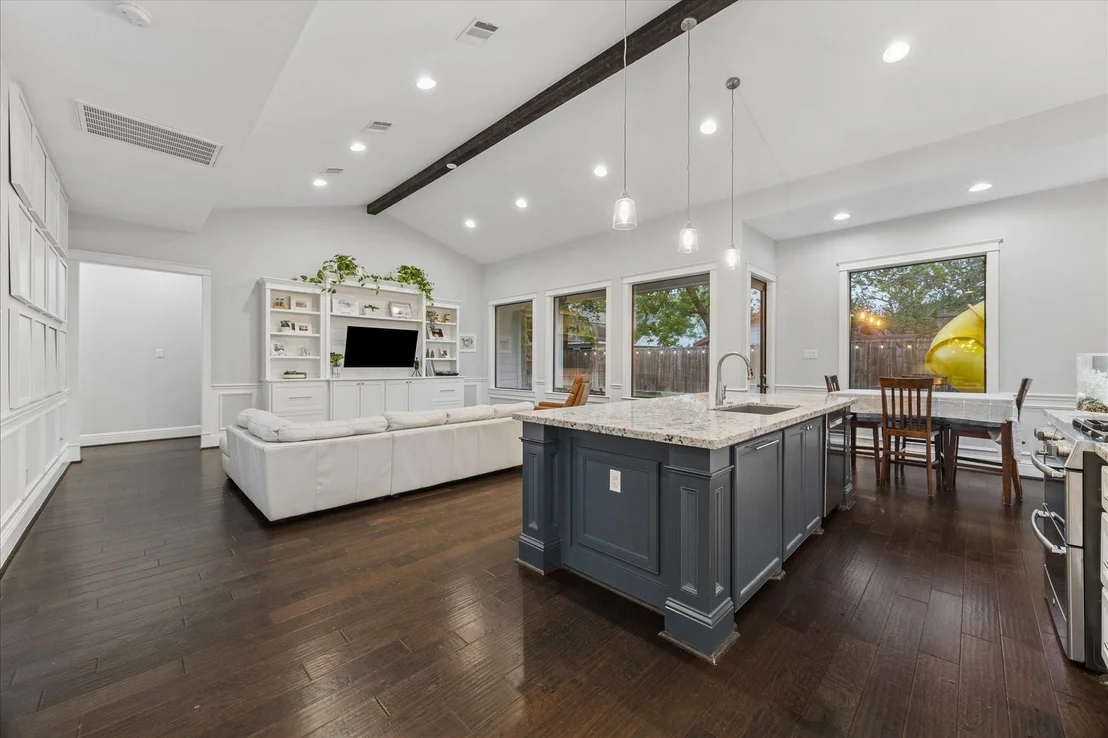 Photo of 1418 Chamboard Lane