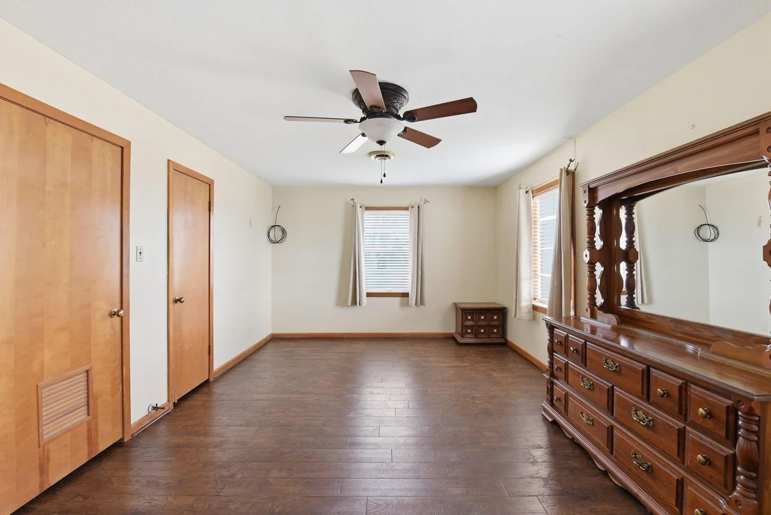 Photo of 1839 W Henderson Rd