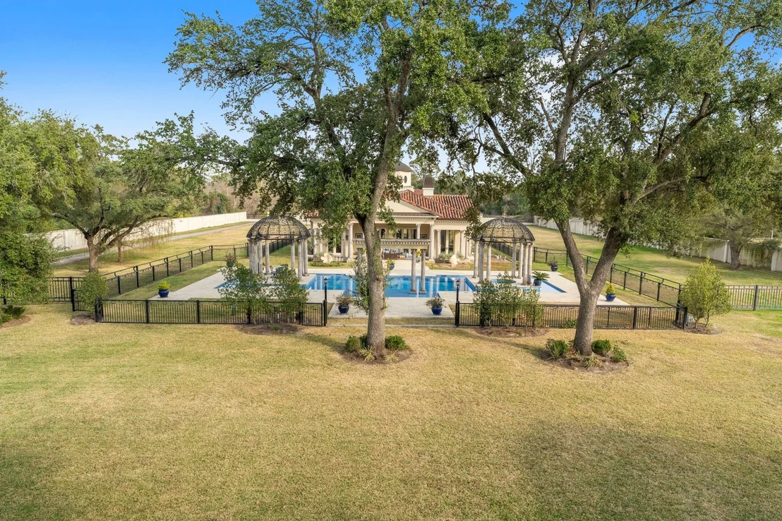 Photo of 6 W Rivercrest Drive