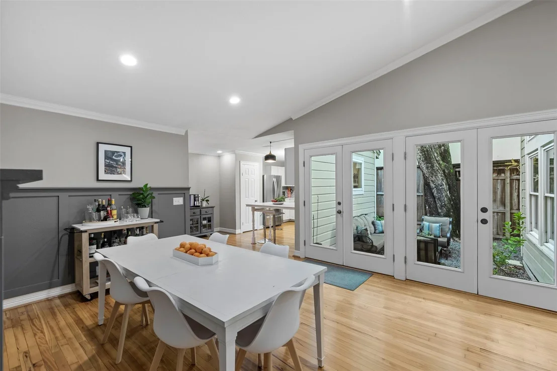 Photo of 2201 Bartlett Street
