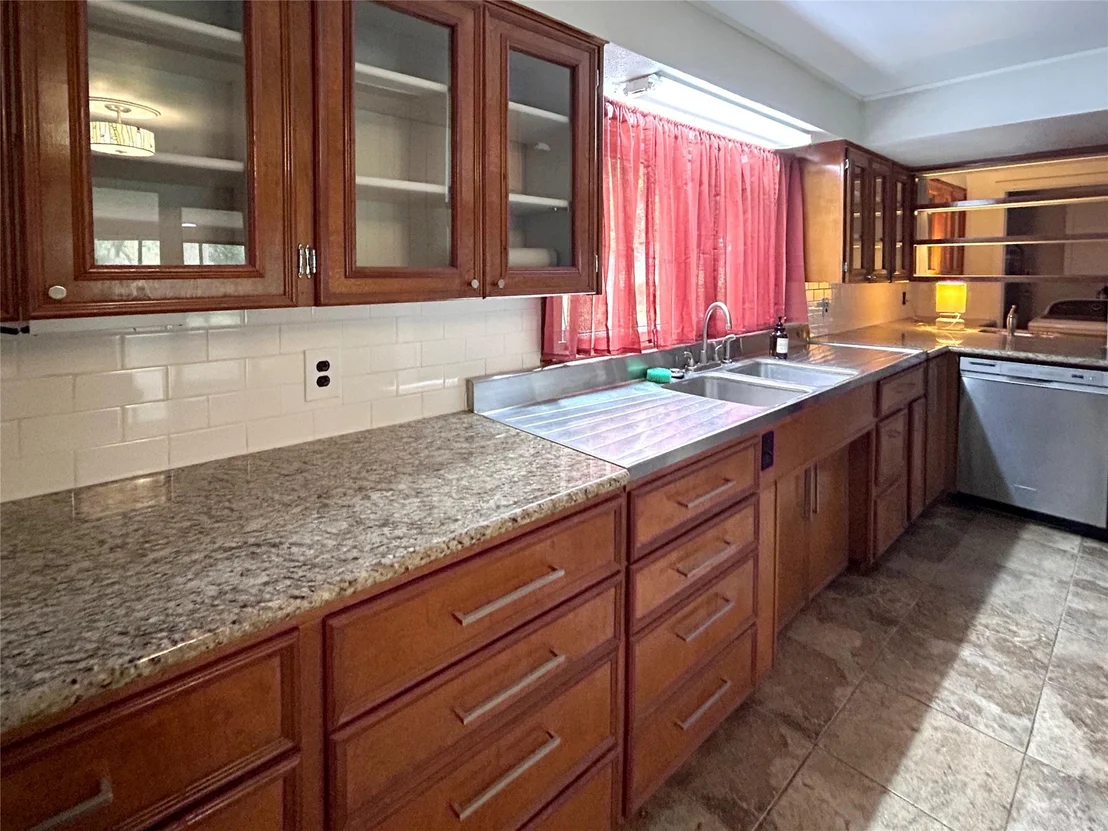 Photo of 530 Circle Way
