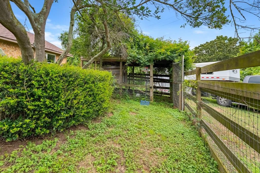 Photo of 4205 Wade Road