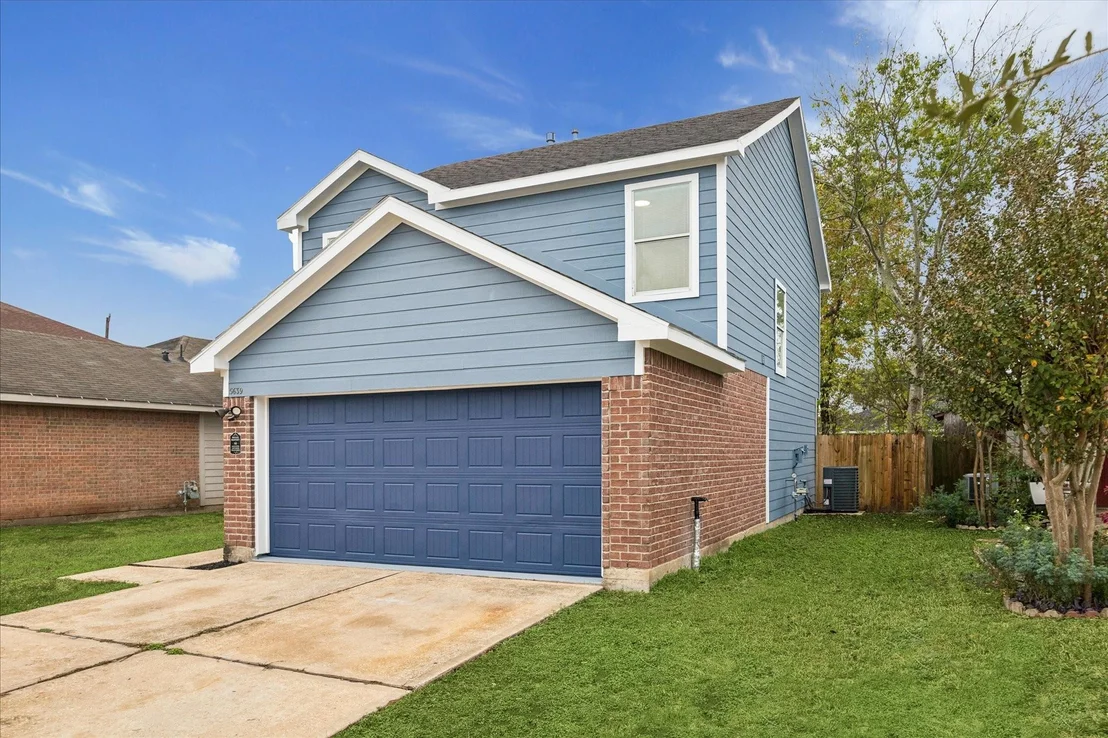 Photo of 5639 Tiger Lilly Way