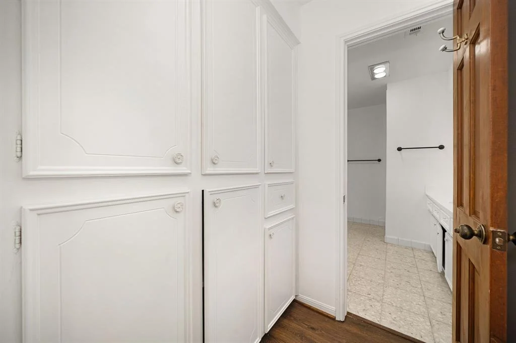 Photo of 907 Kingsbridge Road