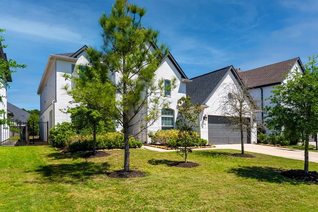 Photo of 32 Snowdrop Lily Drive