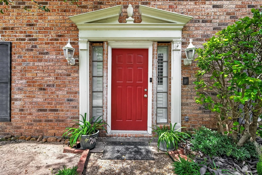 Photo of 18234 Oakhampton Drive