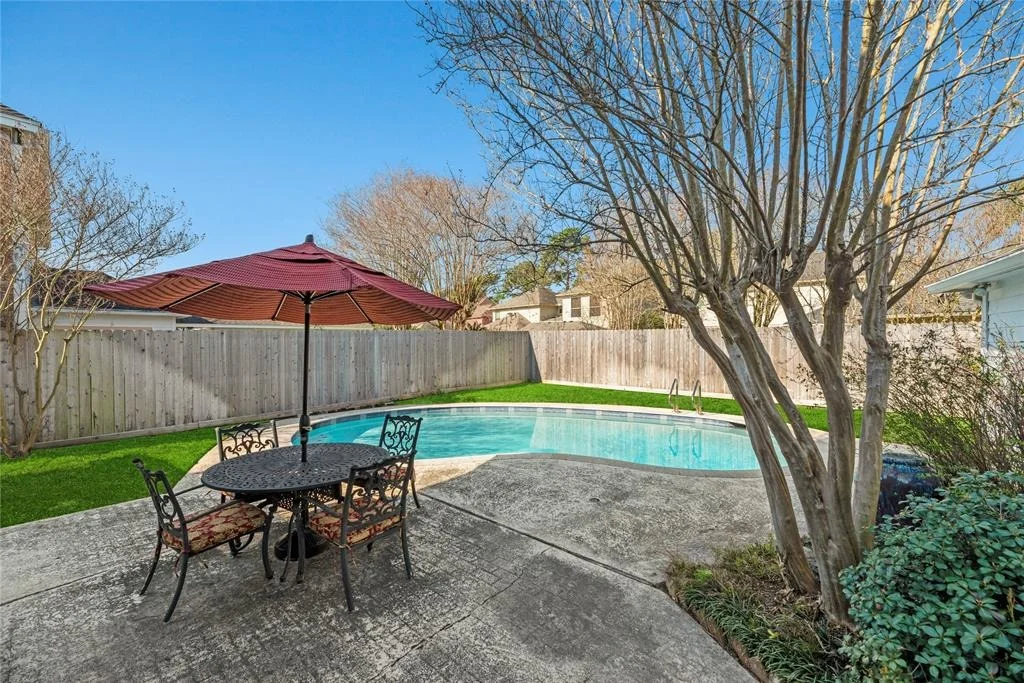 Photo of 922 Montview Drive