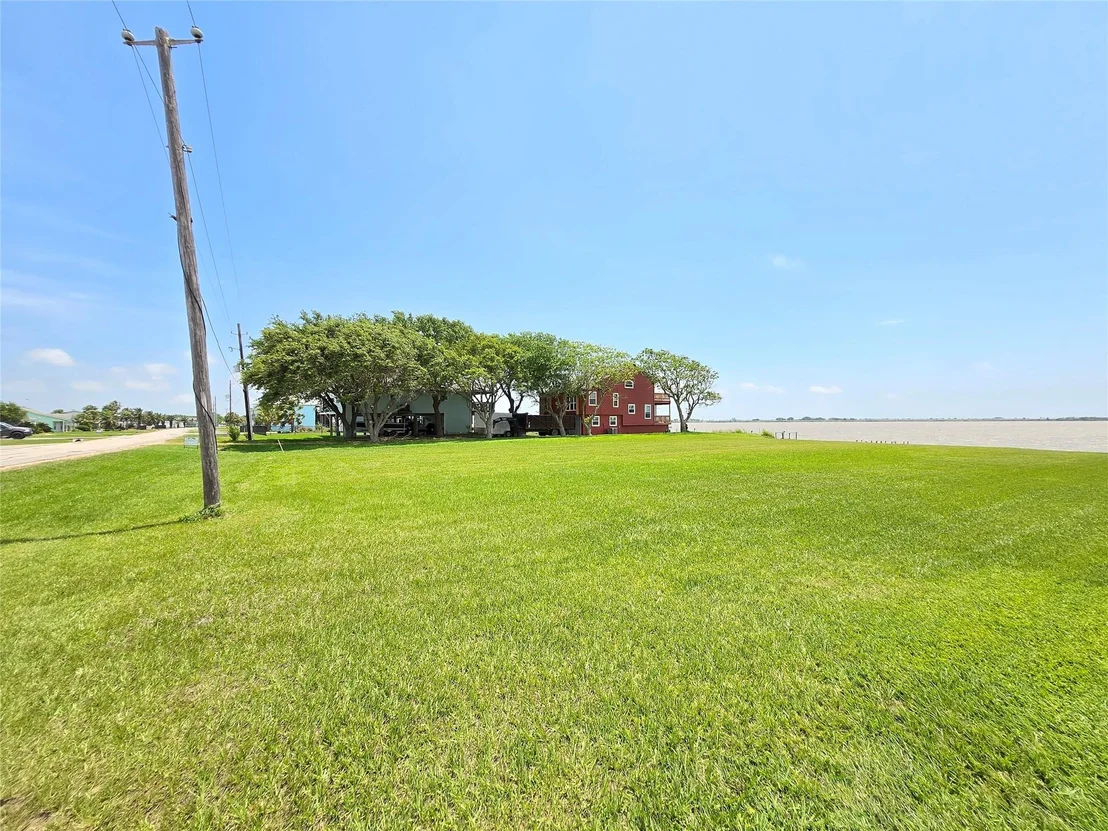 Photo of 1664 W Bayshore Drive