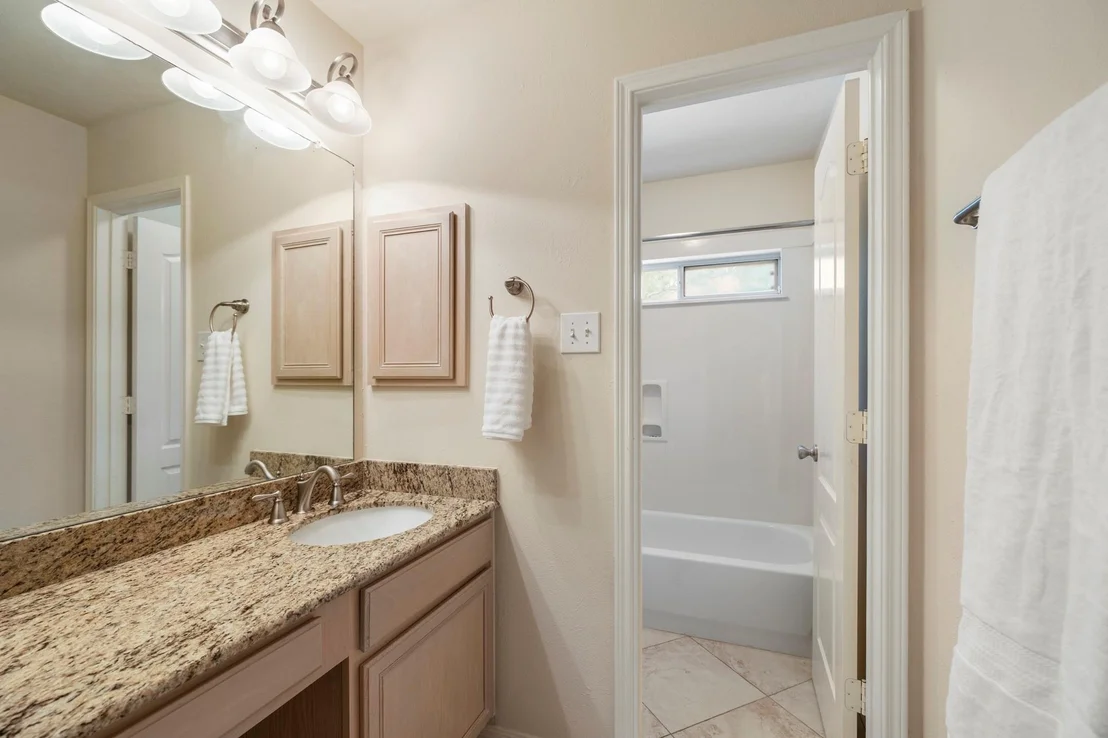 Photo of 6615 Haughton Drive