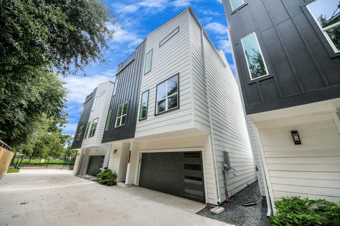 Photo of 2014 Blodgett Street