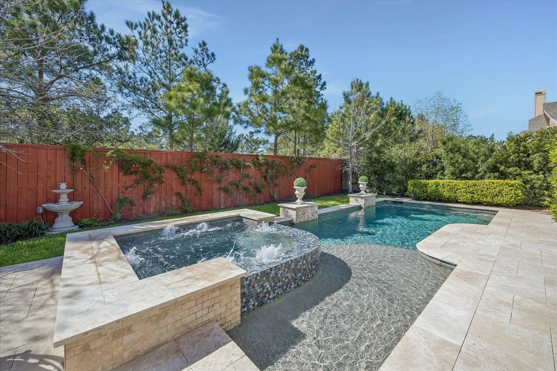 Photo of 15 Overland Heath Drive