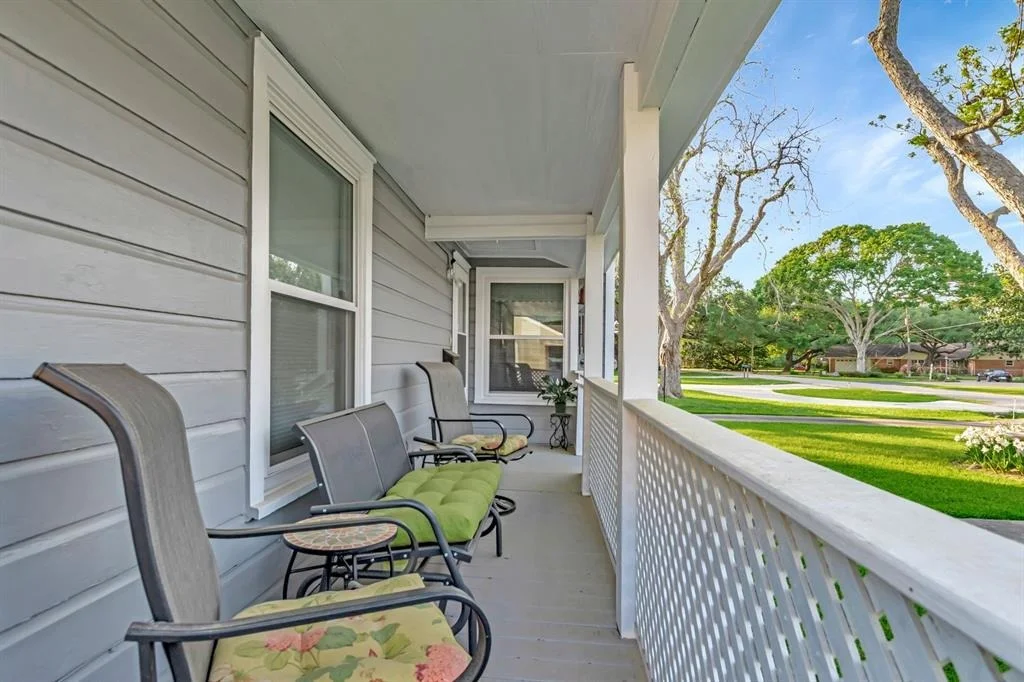 Photo of 820 Meadow Lane