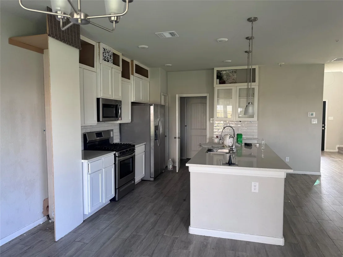 Photo of 6822 Escondido Drive