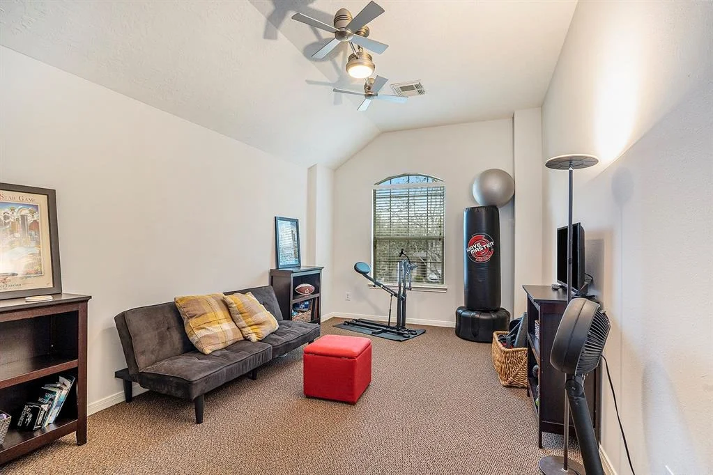 Photo of 601 White Oak Pointe